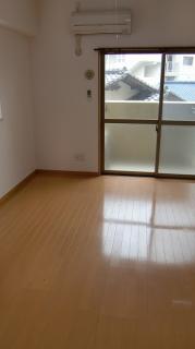 �摜(179x320)�E�g��摜(336x600)