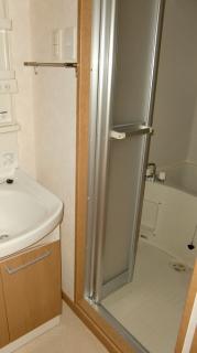 �摜(179x320)�E�g��摜(336x600)