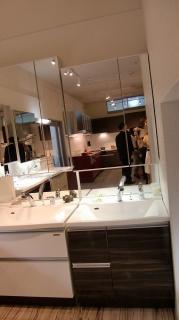 �摜(179x320)�E�g��摜(336x600)