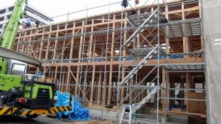 �摜(320x179)�E�g��摜(640x358)